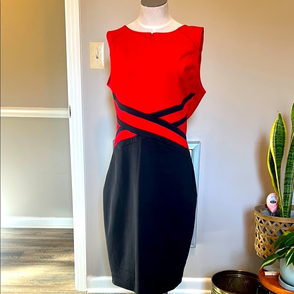 Chic Red and Black Midi Dress - Picture 1 of 7